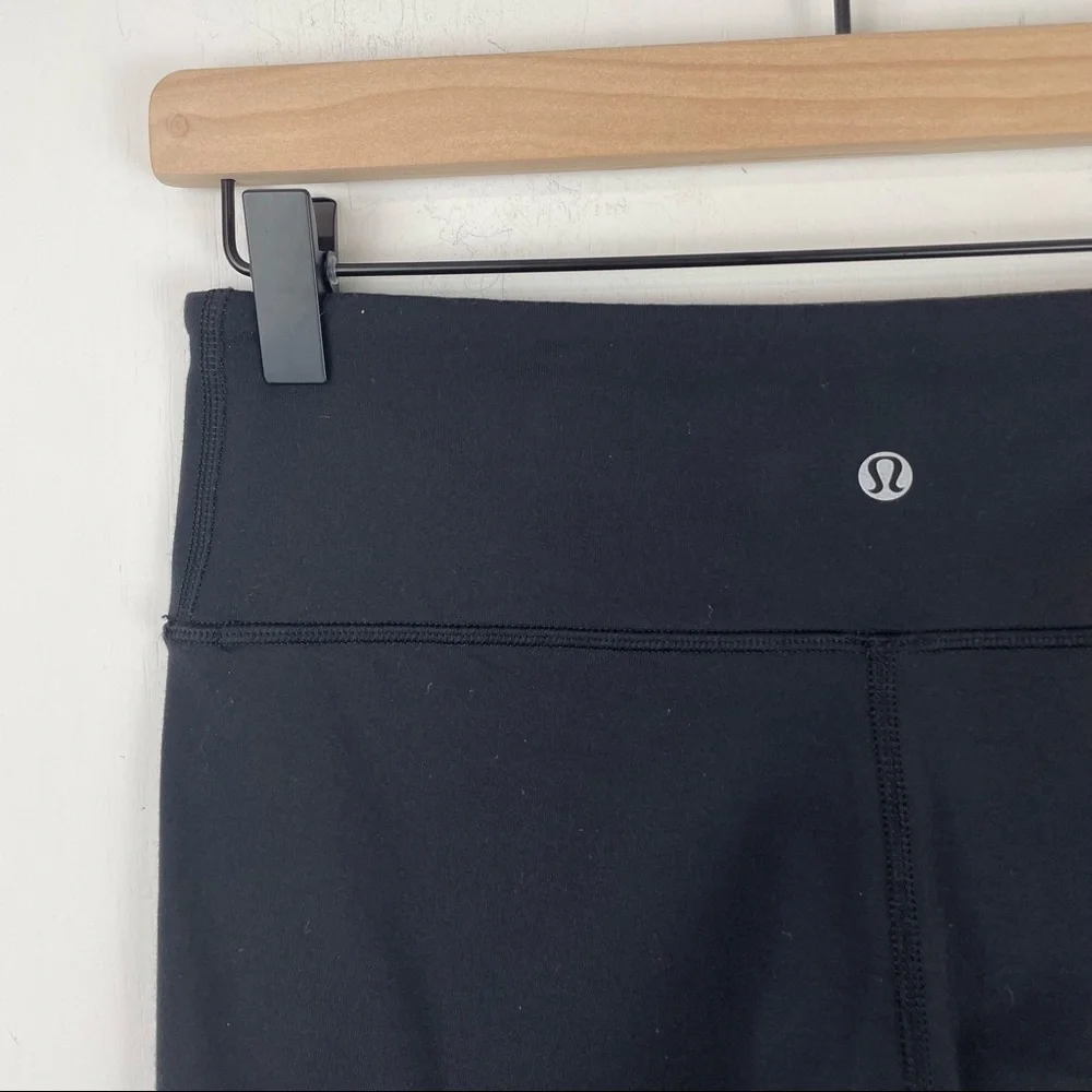 Lululemon Black Crop Leggings Sz 6 - Picture 5 of 9